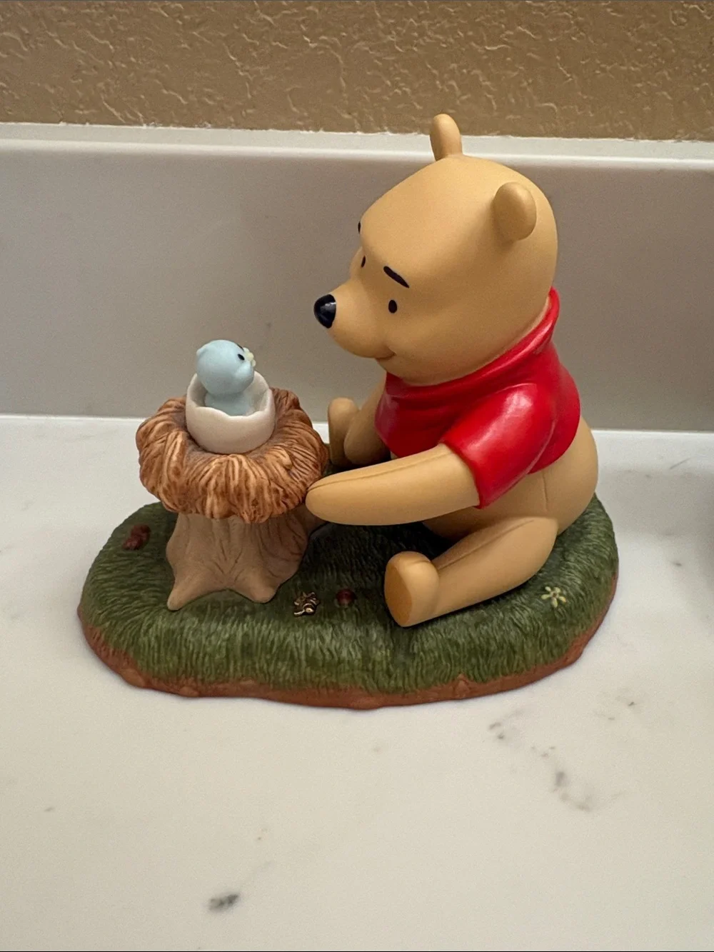 Retired Disney Pooh & Friends Figurine Welcome, Little One